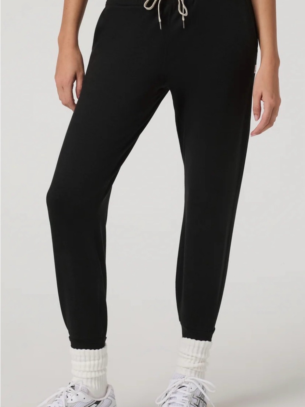 Vuori Performance Jogger - Picture 2 of 8